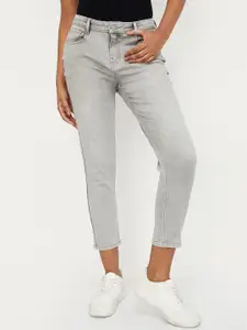 max Women Slim Fit Mid-Rise Clean Look Jeans