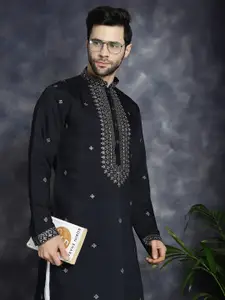 Jompers Mandarin Collar Sequins Embroidered Kurta