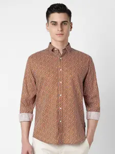 V Dot Men Spread Collar Geometric Printed Cotton Slim Fit Casual Shirt