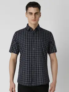 Van Heusen Sport Men Spread Collar Tartan Checked Cotton Slim Fit Casual Shirt
