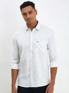 Allen Solly Men Spread Collar Conversational Printed Cotton Slim Fit Casual Shirt