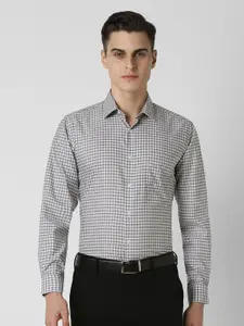 Van Heusen Men Spread Collar Micro Checked Cotton Formal Shirt