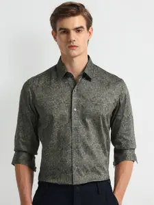 Arrow Men Classic Spread Collar Abstract Printed Cotton Formal Shirt