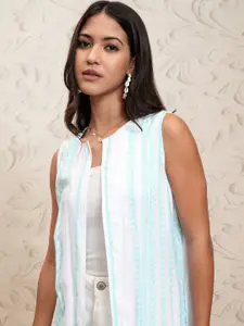 Vishudh Geometric Printed Sleeveless Longline Open Front Shrug