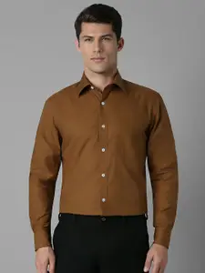 Louis Philippe Men Classic Spread Collar Geometric Printed Cotton Formal Shirt