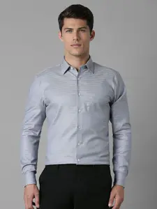 Louis Philippe Men Spread Collar Solid Cotton Slim Fit Formal Shirt
