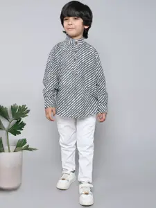 BAATCHEET Boys Leheriya Printed Band Collar Pure Cotton Kurta With Trousers