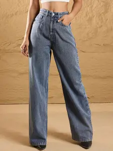 SASSAFRAS Women Straight Fit High-Rise Low Distress Light Fade Jeans