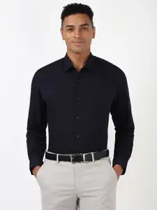 Peter England Men Spread Collar Solid Cotton Slim Fit Formal Shirt