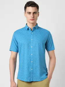 V Dot Men Spread Collar Geometric Printed Cotton Slim Fit Party Shirt