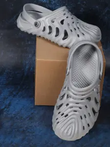 The Roadster Lifestyle Co Men Self Design Clogs