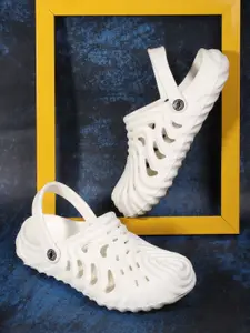 The Roadster Lifestyle Co Men Self Design Casual Clogs