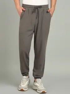 Alan Jones Men Cotton Mid-Rise Joggers