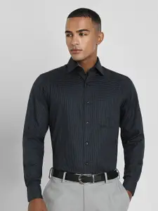Allen Solly Sport Men Spread Collar Solid Cotton Formal Shirt