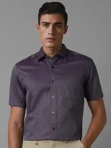 Louis Philippe Men Spread Collar Solid Cotton Formal Shirt