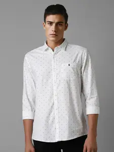 Louis Philippe Jeans Men Spread Collar Conversational Printed Cotton Slim Fit Casual Shirt