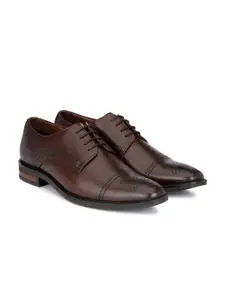 Varito Men Textured Leather Formal Brogues