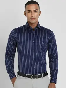 Allen Solly Sport Men Spread Collar Vertical Striped Cotton Formal Shirt