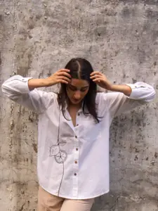 SPARROW Women Relaxed Cutaway Collar Abstract Printed Cotton Relaxed Fit Casual Shirt