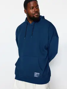 Trendyol Men Solid Hooded Sweatshirt