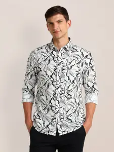 U.S. Polo Assn. Men Modern Spread Collar Abstract Printed Cotton Slim Fit Casual Shirt