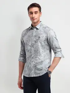 U.S. Polo Assn. Men Modern Spread Collar Abstract Printed Cotton Slim Fit Casual Shirt