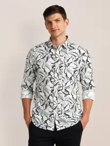 U.S. Polo Assn. Men Modern Spread Collar Abstract Printed Cotton Slim Fit Casual Shirt