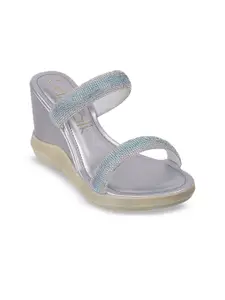 Catwalk Women Woven Design Wedge Heels Sandals