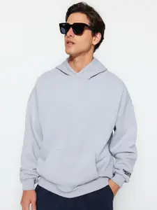 Trendyol Men Hooded Solid Sweatshirt