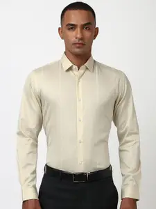 Peter England Men Spread Collar Solid Cotton Slim Fit Formal Shirt