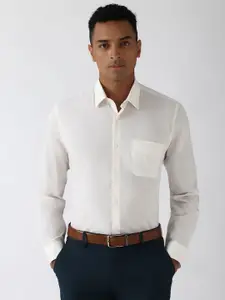 Peter England Men Spread Collar Solid Cotton Slim Fit Formal Shirt