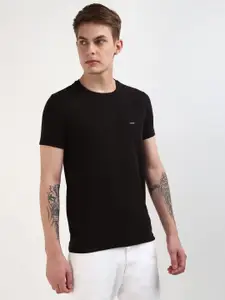 Calvin Klein Jeans Men Solid Round Neck Cotton Slim Fit T-Shirt