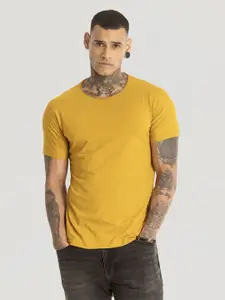 Snitch Men Solid Round Neck Cotton Slim Fit T-Shirt
