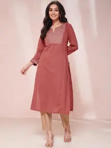 Fabindia Geometric Embroidered Notch Neck Slim Fit Cotton Linen Straight Kurta