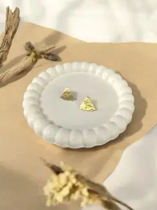 Niska Gold-Plated Contemporary Studs