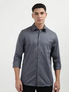 Calvin Klein Jeans Men Grid Tattersall Checks Opaque Striped Casual Shirt