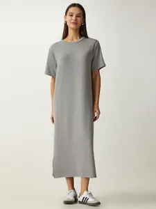 Happiness istanbul T-shirt Midi Dress