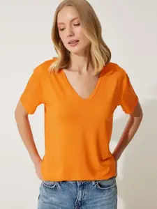 Happiness istanbul Women Solid V-Neck T-Shirt