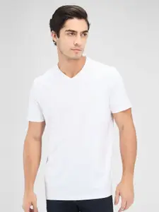 SPYKAR Men V-Neck Raw Edge Slim Fit T-shirt