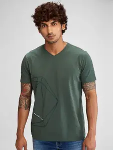 SPYKAR Men V-Neck Raw Edge Slim Fit T-shirt