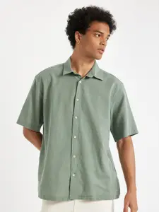 DeFacto Men Opaque Casual Shirt