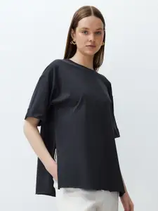 Trendyol Women V-Neck Drop-Shoulder Sleeves Pockets T-shirt