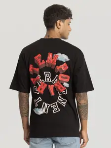 Snitch Men Printed Drop-Shoulder Sleeves T-shirt