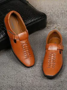 Kosher Men Textured Shoe-Style Sandals