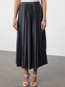 Trendyol Women Flared Midi Skirts