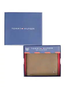 Tommy Hilfiger Men Textured Leather Two Fold Wallet