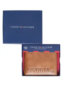 Tommy Hilfiger Men Textured Leather Two Fold Wallet