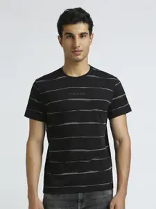 Pepe Jeans Men Striped Round Neck Cotton Slim Fit T-shirt