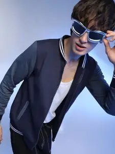 Campus Sutra Men Solid Lightweight Jacket