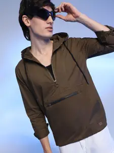 Campus Sutra Men Hooded Lightweight Jacket